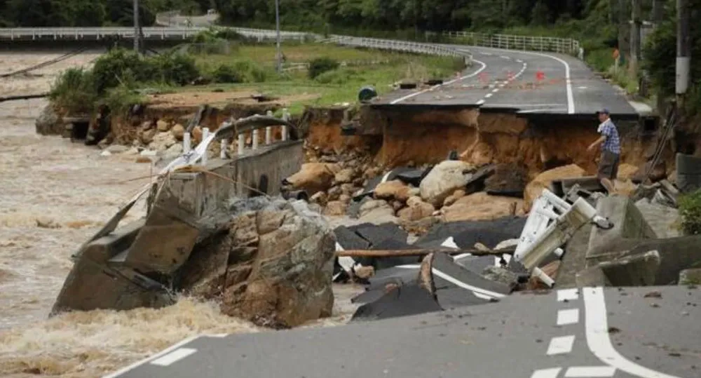 Hơn 100 người chết và mất tích trong đợt mưa lớn kỷ lục tại Nhật ảnh 14