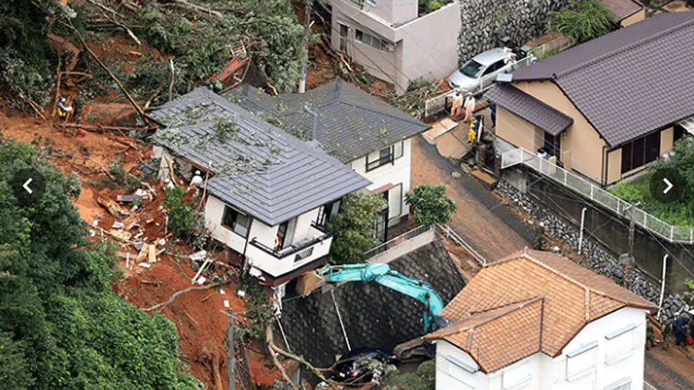 Hơn 100 người chết và mất tích trong đợt mưa lớn kỷ lục tại Nhật ảnh 22