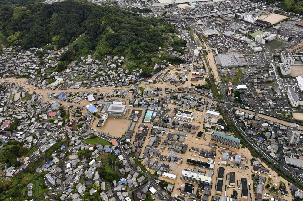 Hơn 100 người chết và mất tích trong đợt mưa lớn kỷ lục tại Nhật ảnh 23