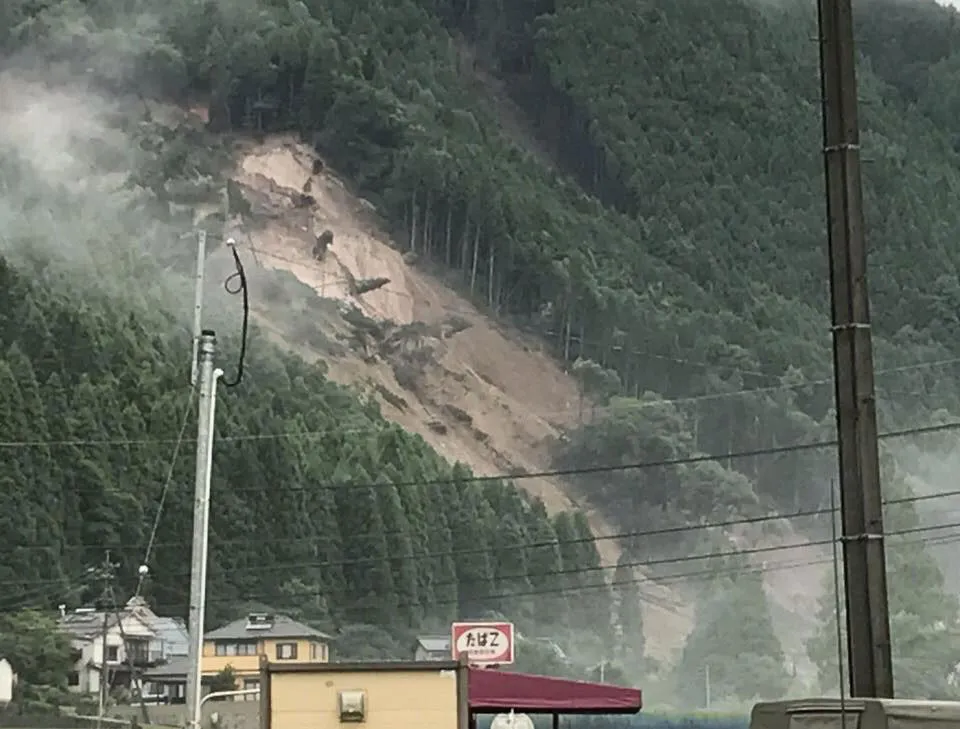 Hơn 100 người chết và mất tích trong đợt mưa lớn kỷ lục tại Nhật ảnh 28