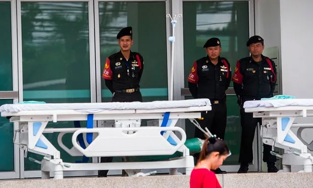 4 thành viên đội bóng được đưa ra khỏi hang, chiến dịch giải cứu tiếp tục vào sáng 9-7 ảnh 19