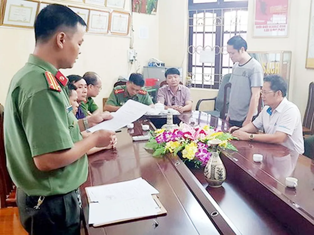 Bắt tạm giam Vũ Trọng Lương trong vụ sửa điểm thi THPT quốc gia tại Hà Giang ảnh 1