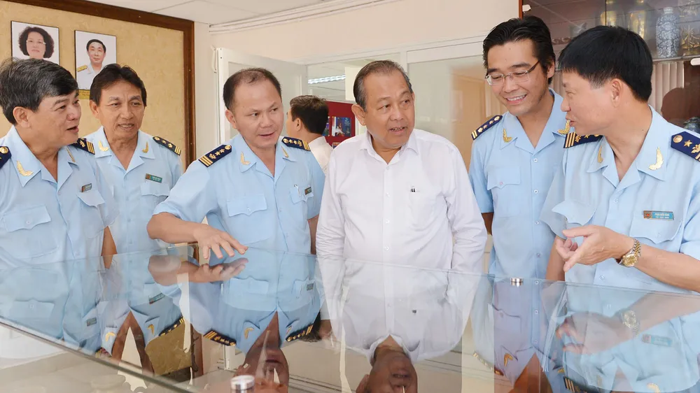 Phó Thủ tướng Thường trực kiểm tra công tác cải cách hành chính tại TPHCM ảnh 4