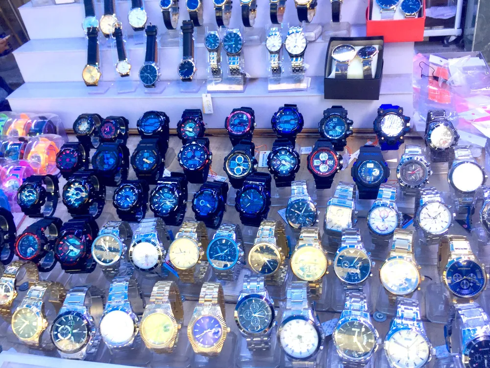Đồng hồ nhái thương hiệu bán tràn lan ảnh 1