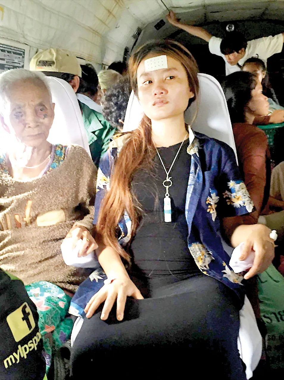 Tình người trong thảm họa ở Lào ảnh 8