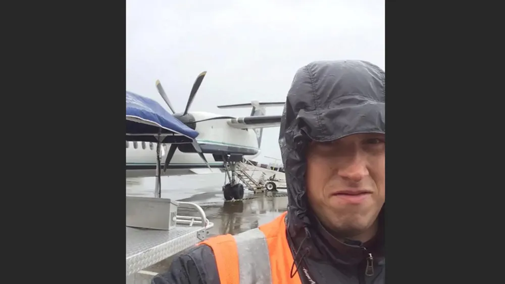 Mỹ công bố danh tính đối tượng đánh cắp máy bay ở Seattle ảnh 1