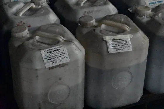 Công ty Kiều Giang xuất trình hóa đơn của 1.029 kg phụ gia bị niêm phong ảnh 1