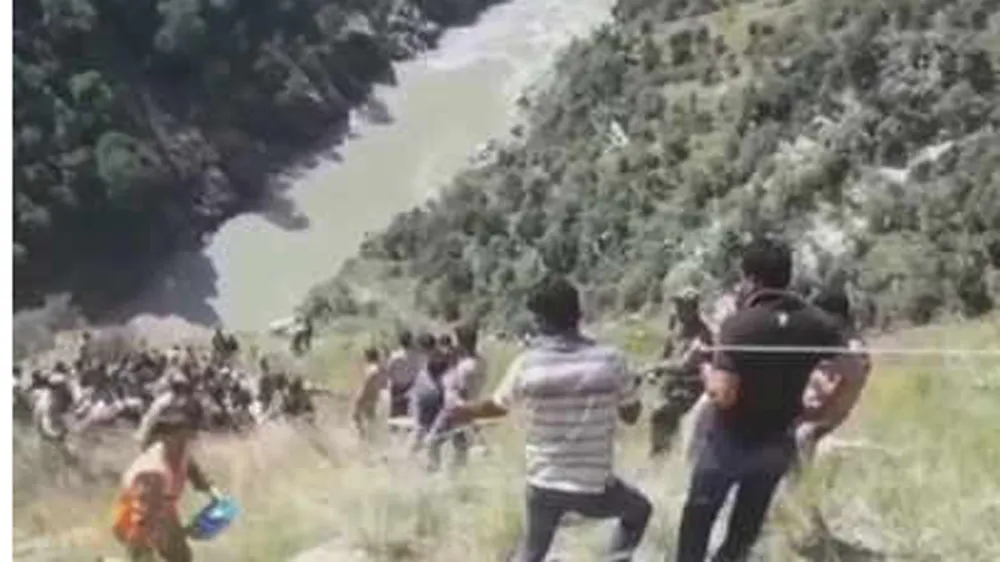 Tai nạn giao thông thảm khốc tại Ấn Độ, ít nhất 13 người thiệt mạng và 13 người bị thương ảnh 3