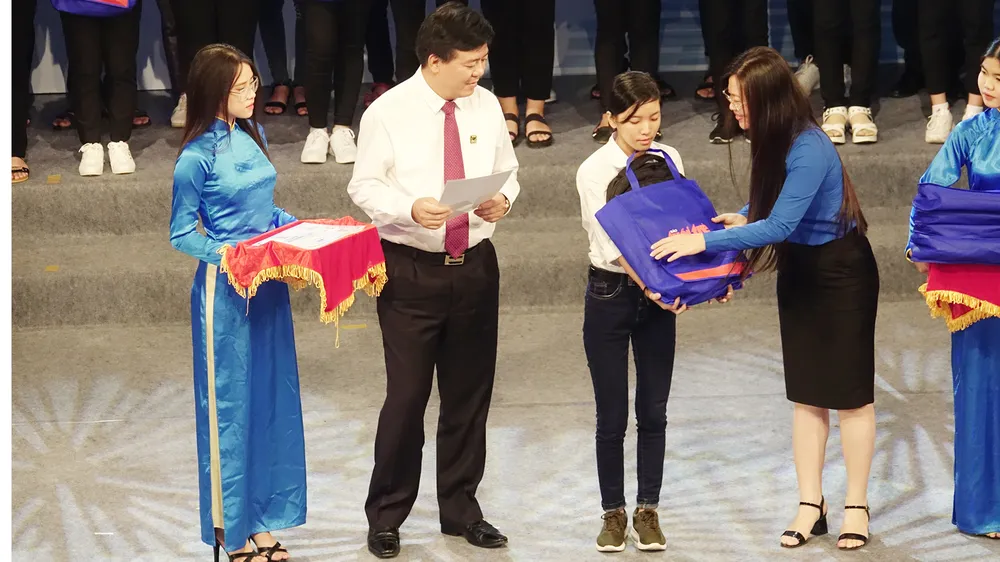 Học bổng “Tiếp sức đến trường năm 2018”: Hỗ trợ kịp thời cho 221 tân sinh viên ĐBSCL ảnh 1