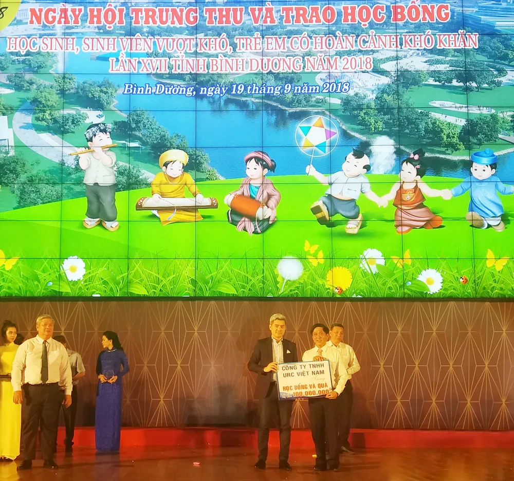 URC Việt Nam tài trợ chương trình Ngày hội Trung thu tỉnh Bình Dương ảnh 1