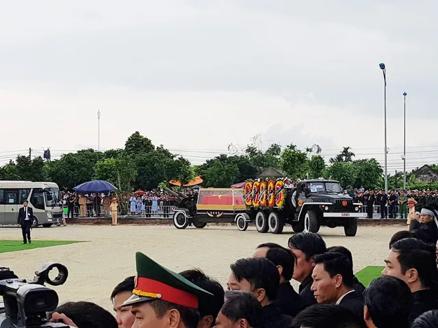 Lễ an táng Chủ tịch nước Trần Đại Quang tại quê nhà  ảnh 20