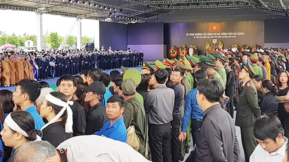 Lễ an táng Chủ tịch nước Trần Đại Quang tại quê nhà  ảnh 33