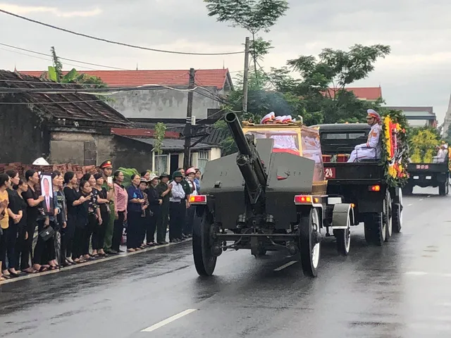 Lễ an táng Chủ tịch nước Trần Đại Quang tại quê nhà  ảnh 30