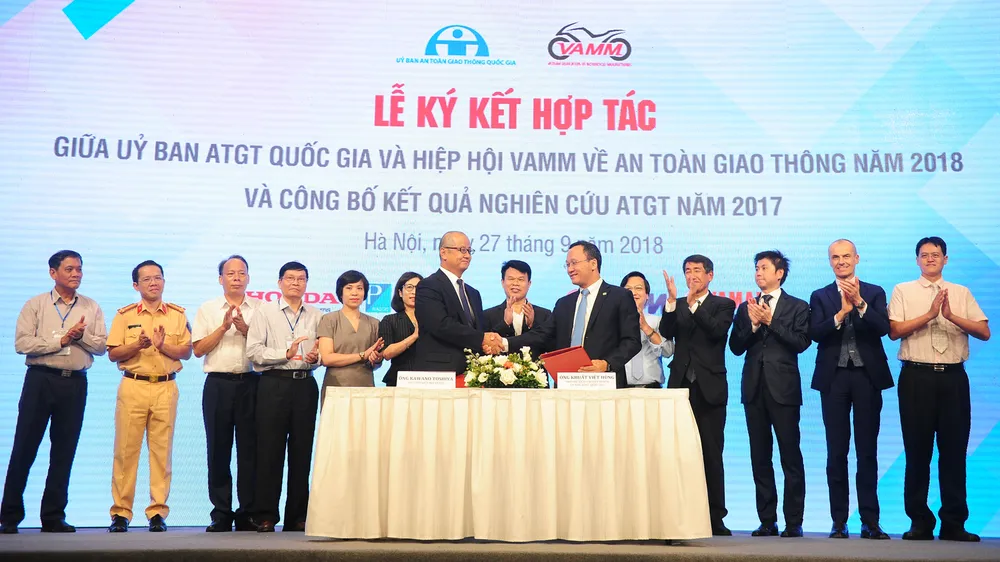 Lễ ký kết hợp tác giữa Ủy ban ATGT Quốc ga và hiệp hội VAMM về an toàn giao thông năm 2018