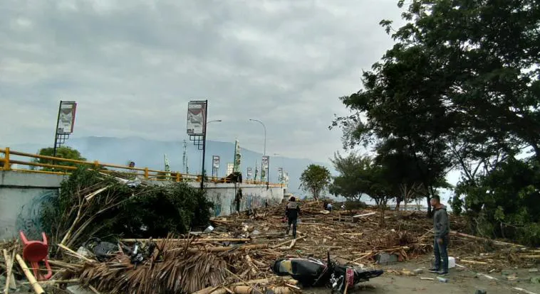 Số người thiệt mạng do động đất và sóng thần tại Indonesia đã lên tới 384 người ảnh 5