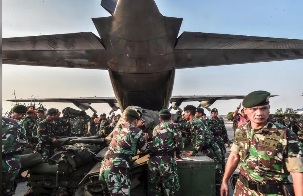 Số người thiệt mạng do động đất và sóng thần tại Indonesia đã lên tới 384 người ảnh 16