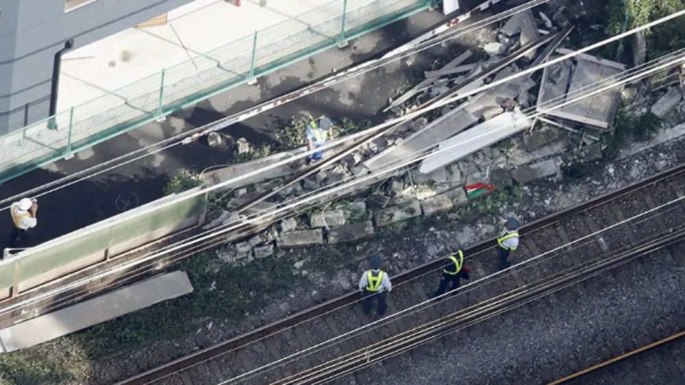  Bão Trami đổ bộ Nhật Bản, 2 người chết, hơn 150 người bị thương ảnh 4