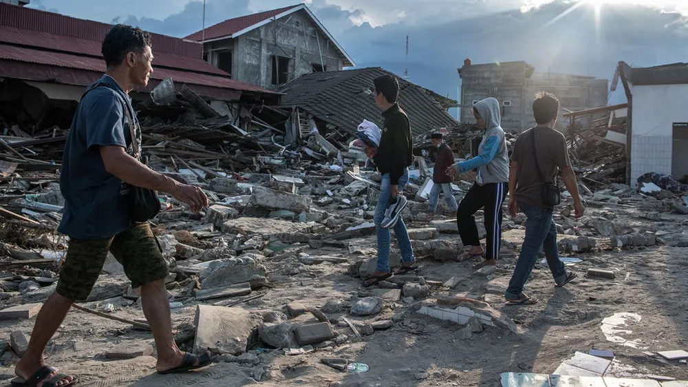 Số người thiệt mạng trong vụ động đất và sóng thần tại Indonesia lên tới 1.558 người ảnh 5