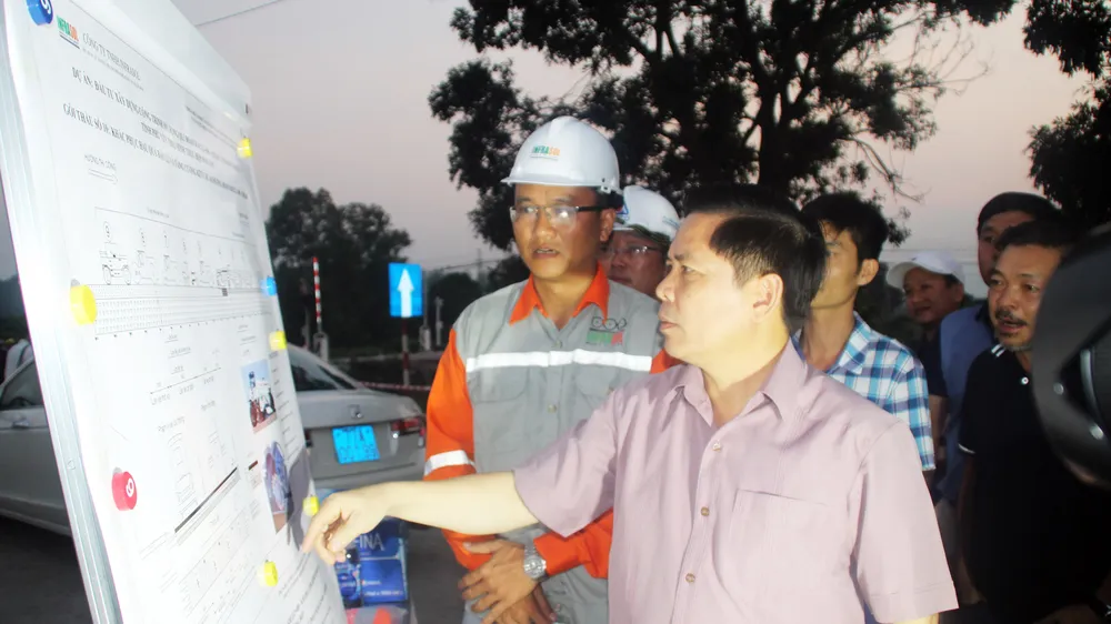 Không “kéo cưa” trách nhiệm sửa chữa hư hỏng QL1A ảnh 2