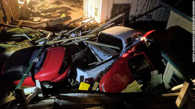 17 người chết, một căn cứ quân sự bị san bằng, cả thị trấn bị xóa sổ do siêu bão Michael ảnh 21