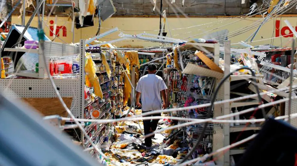 17 người chết, một căn cứ quân sự bị san bằng, cả thị trấn bị xóa sổ do siêu bão Michael ảnh 31