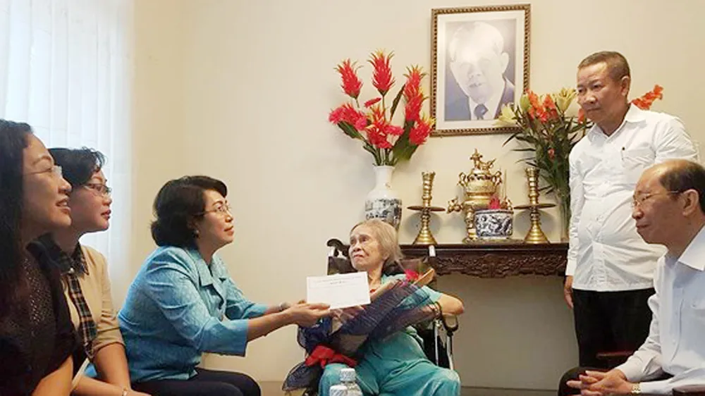 Phu nhân Cố Tổng Bí thư Lê Duẩn từ trần ảnh 1