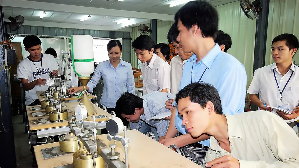 Áp lực buộc các trường đại học nhanh chóng thay đổi ảnh 1