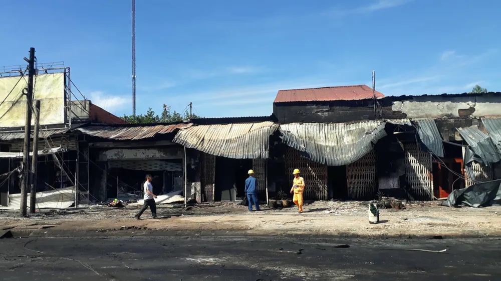 Xe bồn chở xăng gây cháy, 6 người thiệt mạng ảnh 11