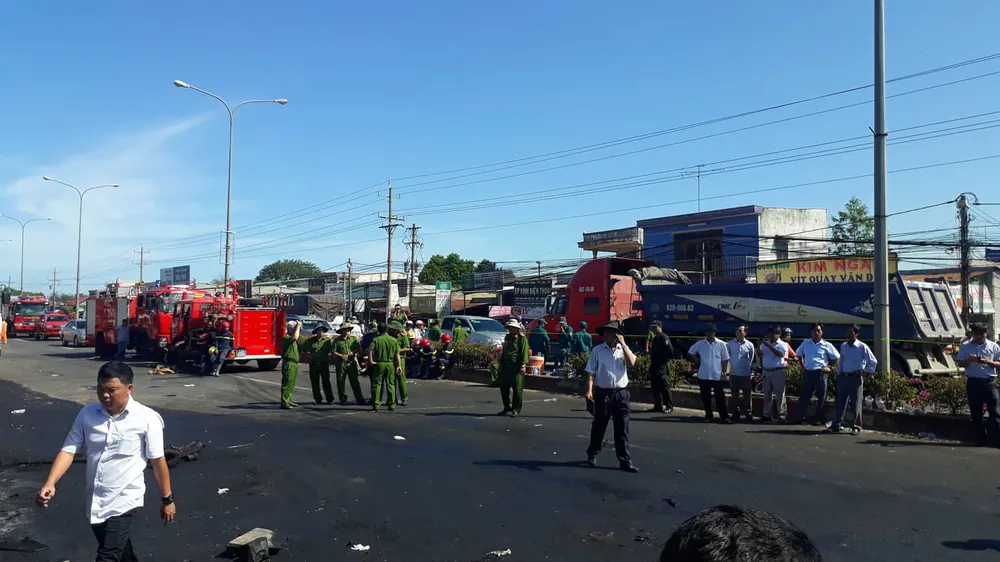 Xe bồn chở xăng gây cháy, 6 người thiệt mạng ảnh 3