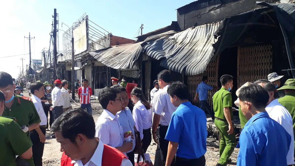 Xe bồn chở xăng gây cháy, 6 người thiệt mạng ảnh 2