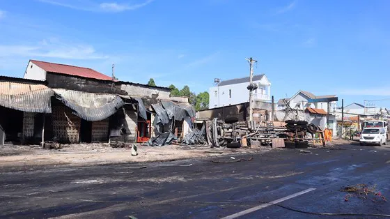 Xe bồn chở xăng gây cháy, 6 người thiệt mạng ảnh 19