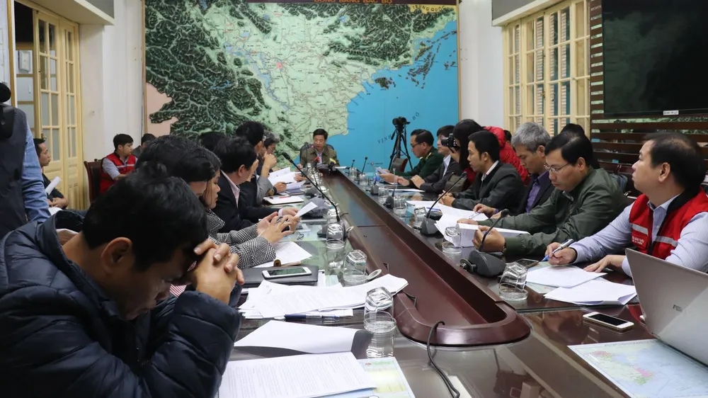 Công tác ứng phó với bão số 9 phải hoàn thành trước 16 giờ hôm nay 24-11 ảnh 2