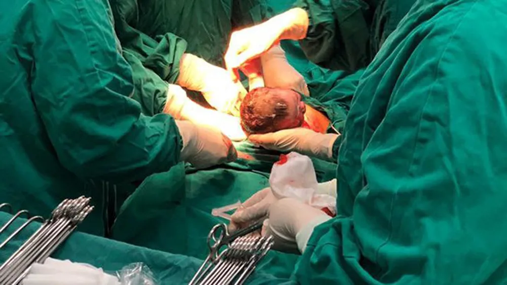 Những công dân đầu tiên chào đời năm 2019 ảnh 3