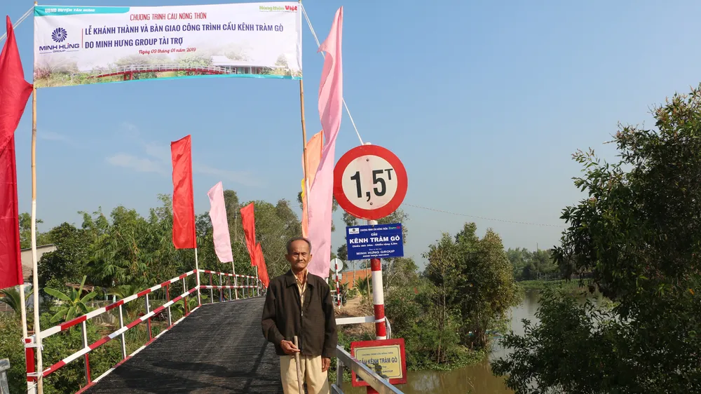 Khánh thành 8 cây cầu mới tại huyện Tân Hưng ảnh 1