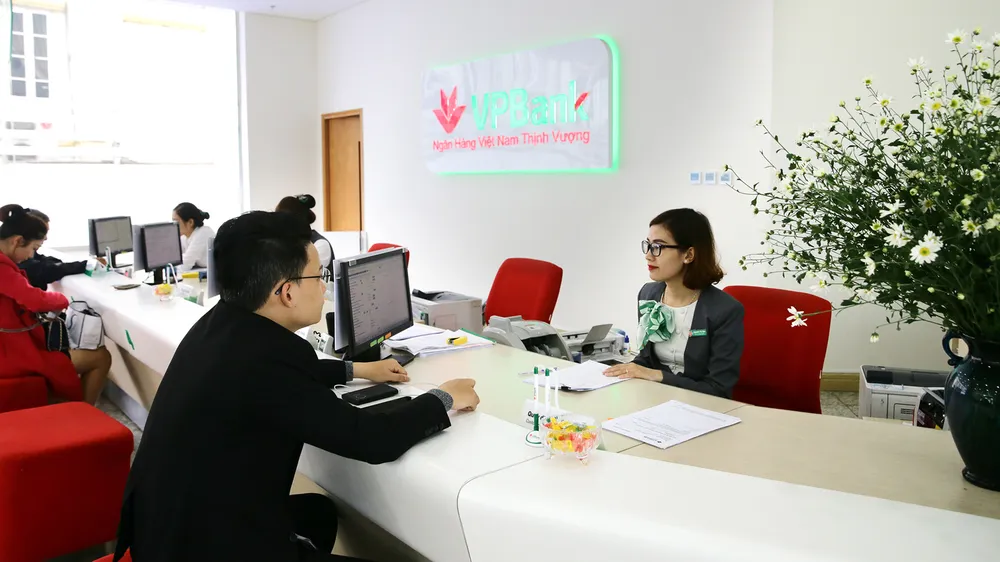 Lợi nhuận VPBank đạt hơn 9.200 tỷ đồng, tỷ suất sinh lời ROE và ROA đạt 22,9% và 2,5% ảnh 2