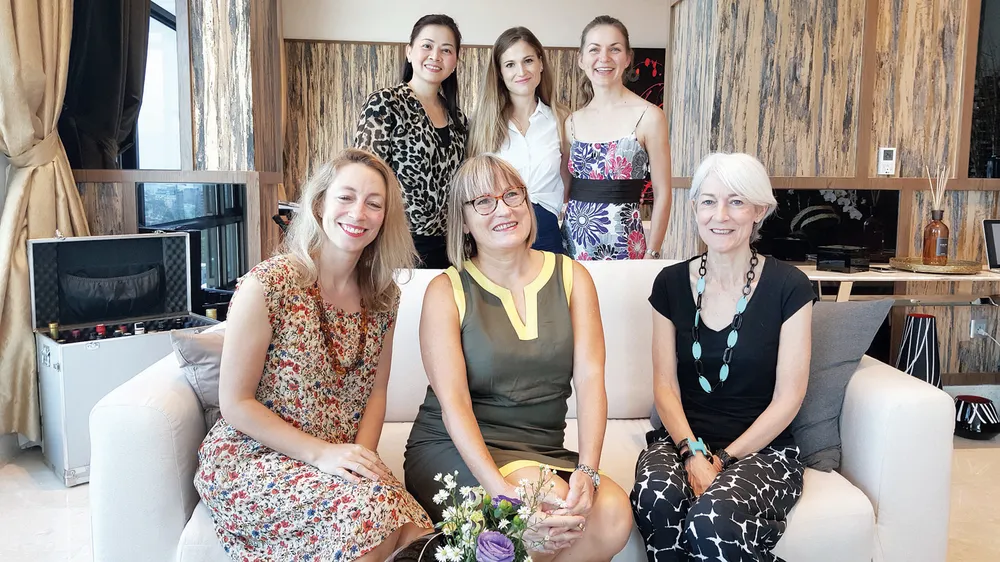 Các thành viên Câu lạc bộ Phu nhân Lãnh sự tại TPHCM