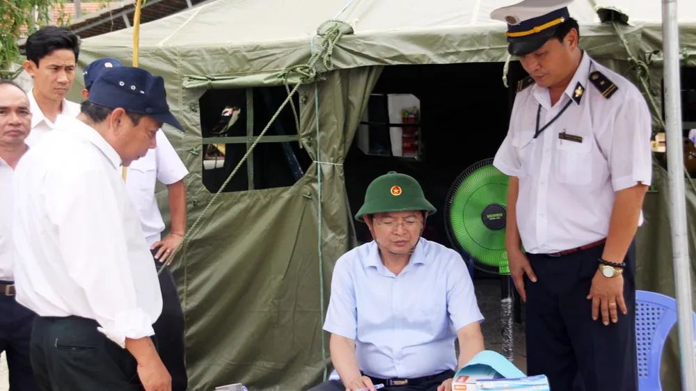 Chủ tịch UBND tỉnh Bình Định trực tiếp chỉ đạo chốt chặn phòng ngừa  dịch tả heo châu Phi