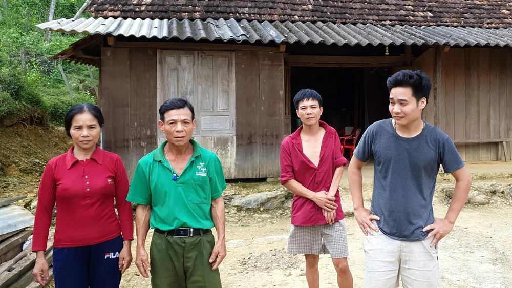 Vợ chồng cựu binh Trương Văn Thanh cùng 2 con bệnh tật