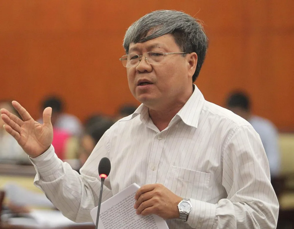 Vỉa hè bị lấn chiếm phức tạp - người dân nghi ngờ có bảo kê ảnh 1