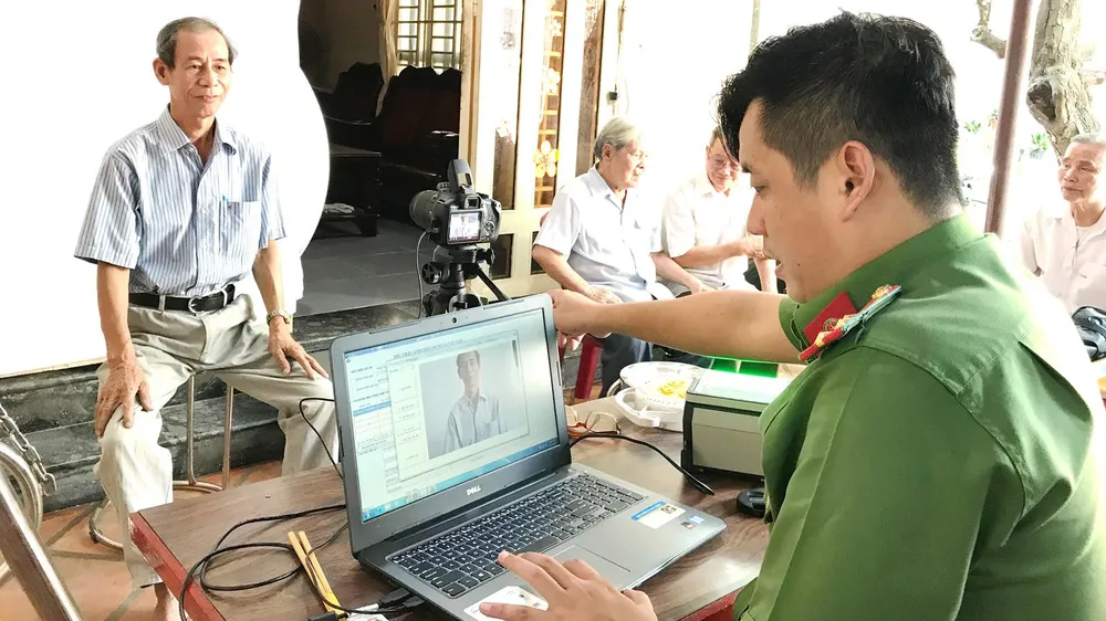 Công an mời dân góp ý để sửa mình ảnh 1