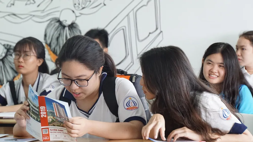 Đại học quốc tế Hồng Bàng công bố đề thi mẫu kỳ thi năng lực ảnh 1