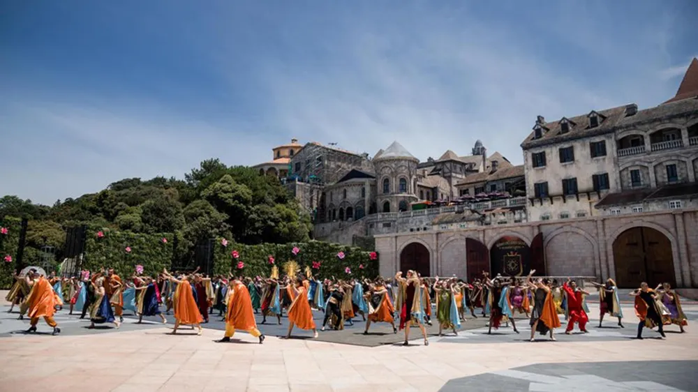 Bật mí khoảnh khắc ấn tượng trước show nghệ thuật "Vũ hội Ánh dương" ảnh 12