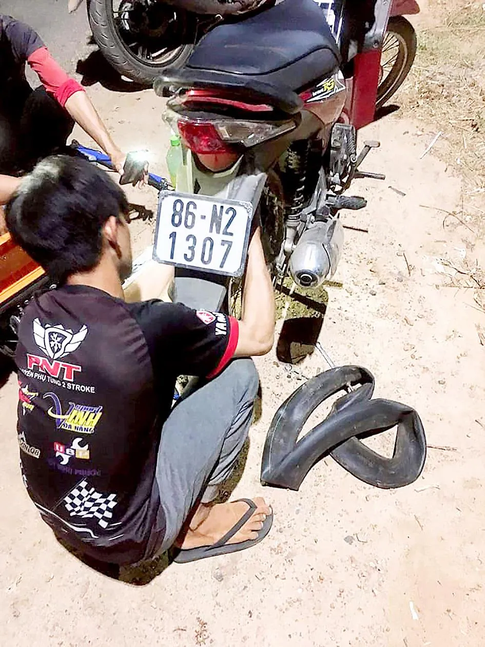 Lòng hào hiệp giữa đêm khuya ảnh 1