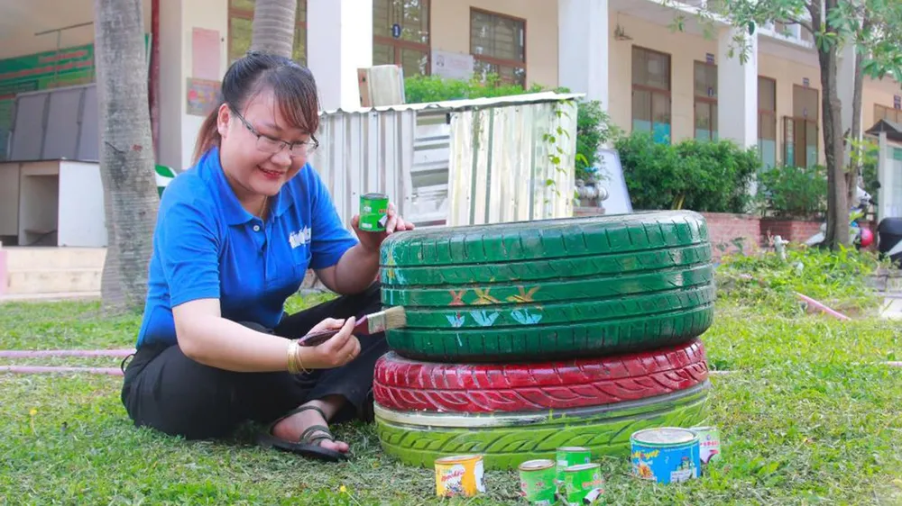 Cô thủ lĩnh miệt ruộng đồng ảnh 1