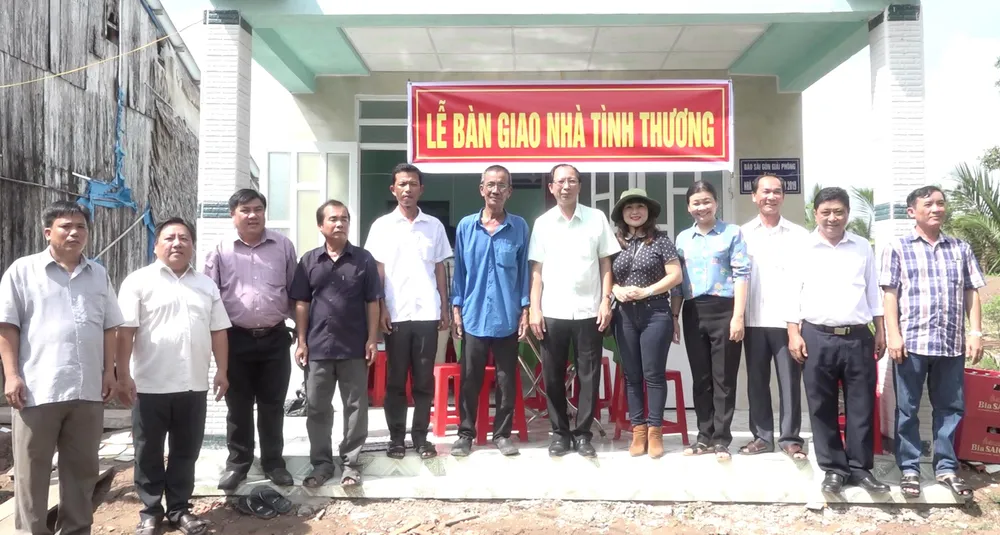 Khám bệnh cho người dân nghèo ở Sóc Trăng ảnh 4