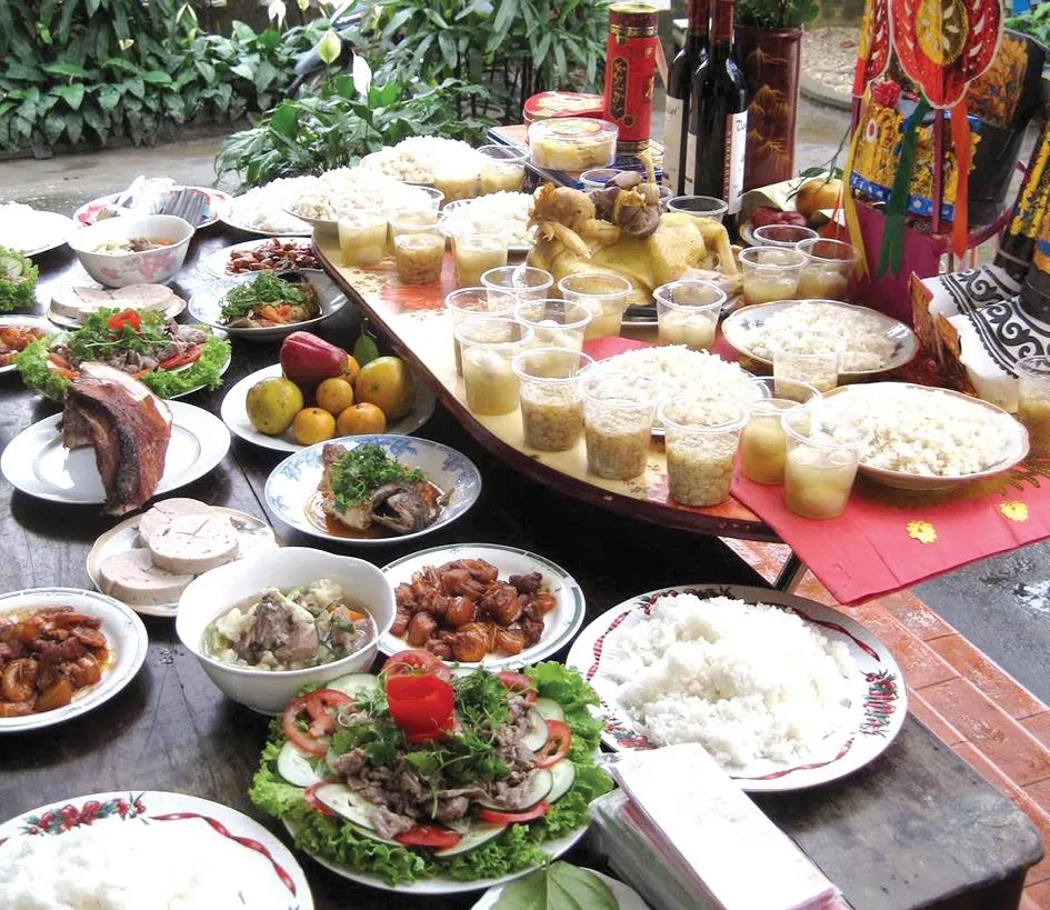 Mâm cơm chiến sĩ ảnh 1