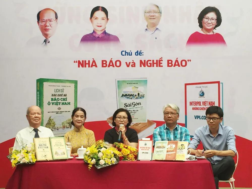 Nhà báo và những thách thức của nghề ảnh 1