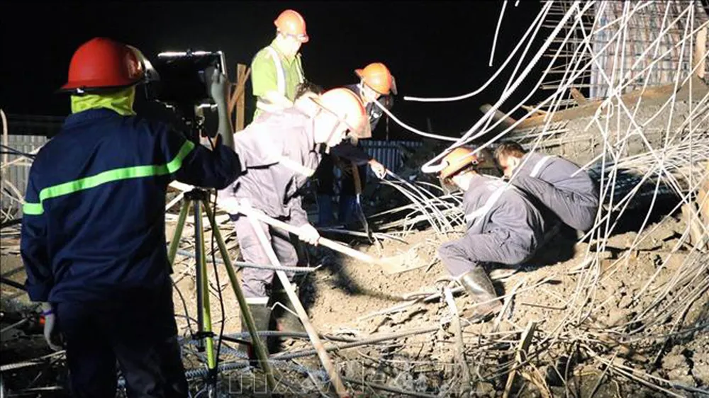 Sập giàn giáo tại Hải Phòng, 1 người chết và nhiều người bị thương ảnh 2