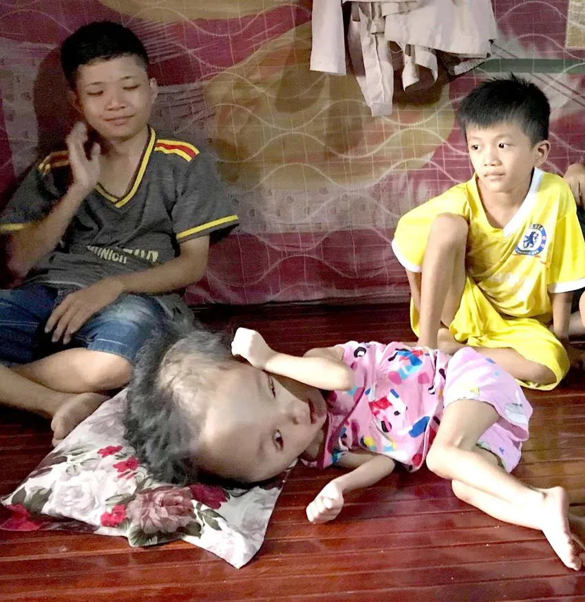 Gia cảnh buồn của 6 cha con ảnh 1