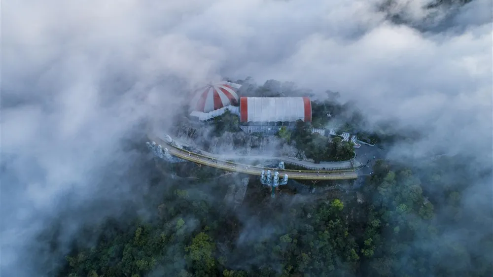 Cầu Vàng đẹp “lịm tim” trong hoàng hôn và bình minh ảnh 4